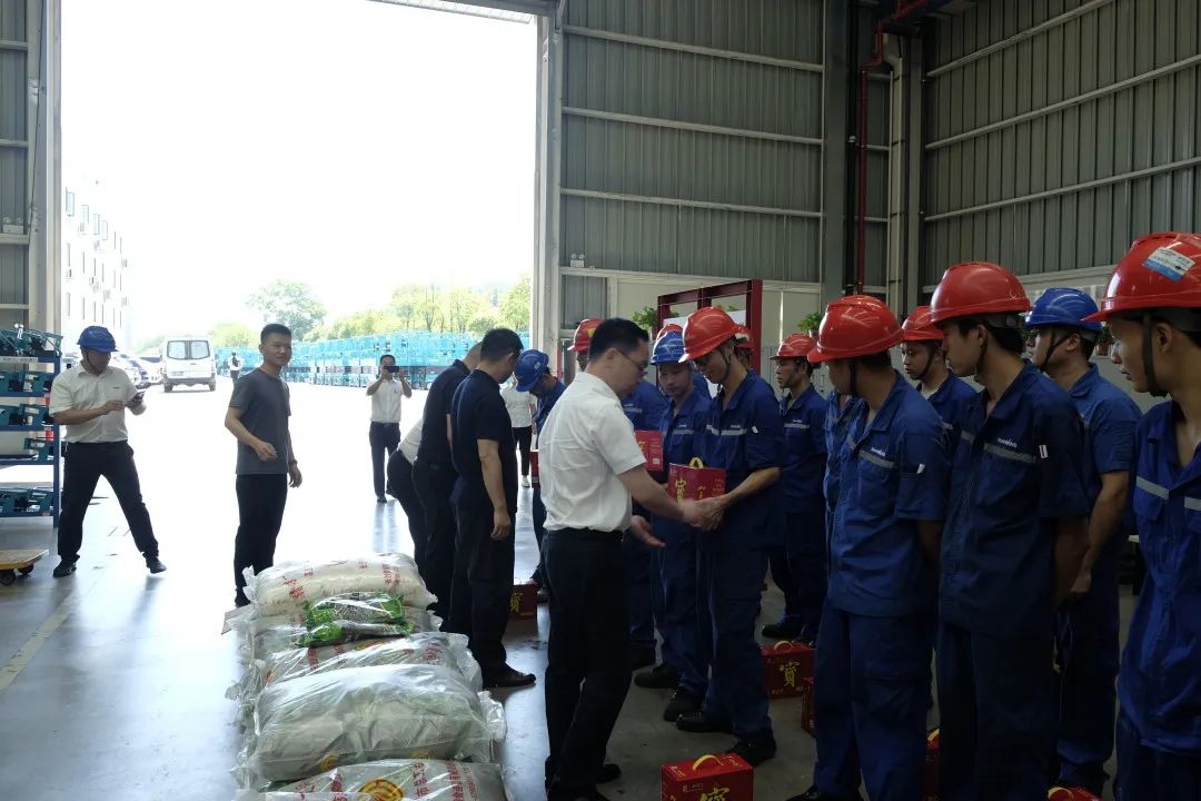 长沙市总工会慰问山河智能一线员工 (红桃影视免费观看)